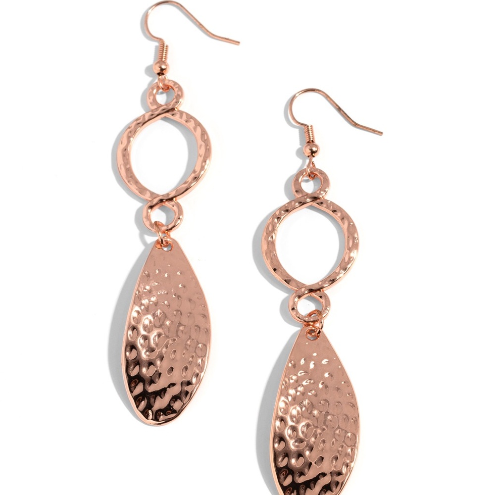 Paparazzi Jewelry— Beautiful Earrings!!